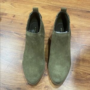 Marc Fisher Olive suede Booties